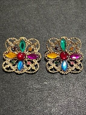 Musi Vintage 1969 Gold Tone Filigree Scroll Work Rhinestone Shoe Clips